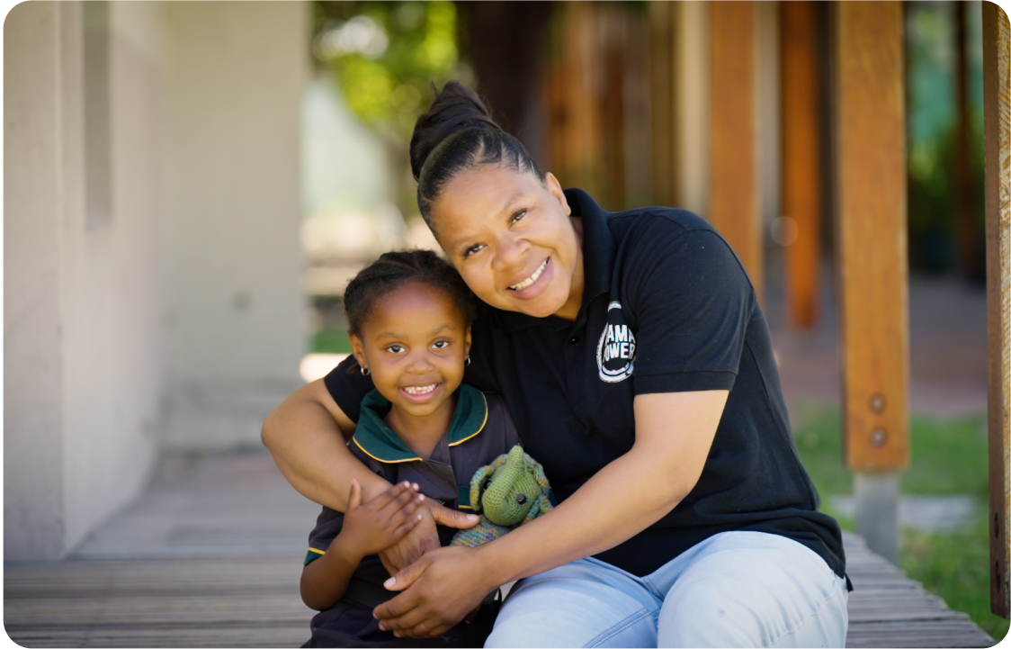 Een van de MAMAS met een kind